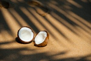 Coconut Oil for Hair: A Comprehensive Guide to Achieving Strong, Shiny, and Healthy Locks